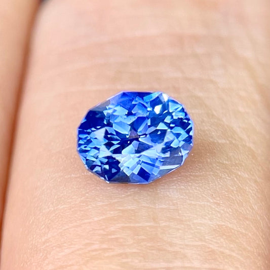 本色とは一味違う魅力が素敵💙コーンフラワーブルー系サファイア0.667ct ピアッちゃん作品【コランダム夏祭り🔥特価‼️】