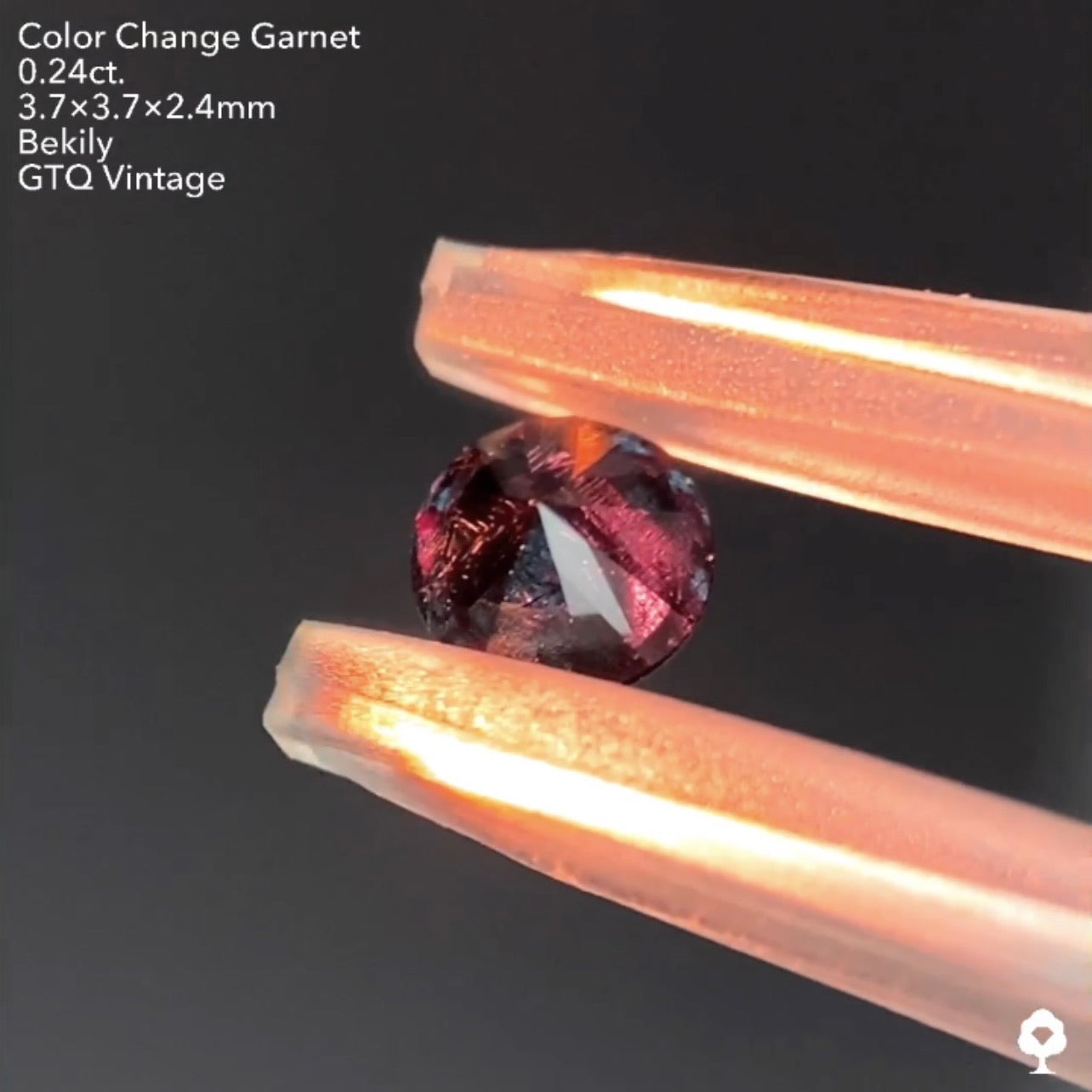 No20.🌕趣高めインディゴ系ブルー🦋ベキリー(カラーチェンジ)ガーネット0.24ct❤️🔥全サイトで販売スタートLive💎✨❤️🔥🔦