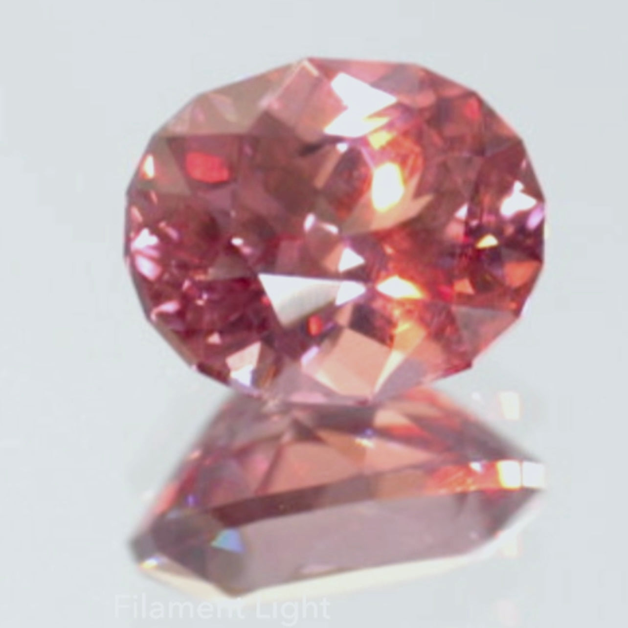 「パパラ」風のピンクが煌めきます✨マラヤガーネット0.985ct💎ピアッちゃん作品✨