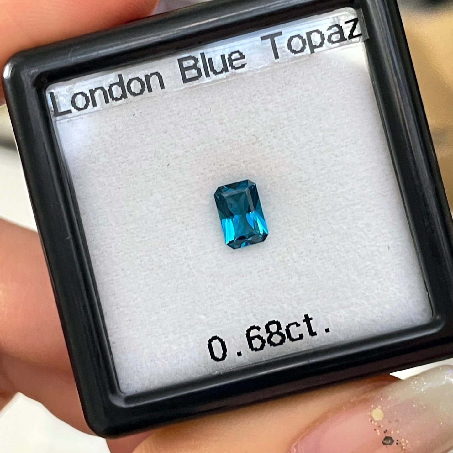 【ご落札者様専用】知的なカッコ良さにシビレる✨キリッとピシッと濃色ロンドンブルートパーズ0.68ct✨ピアッちゃん作品