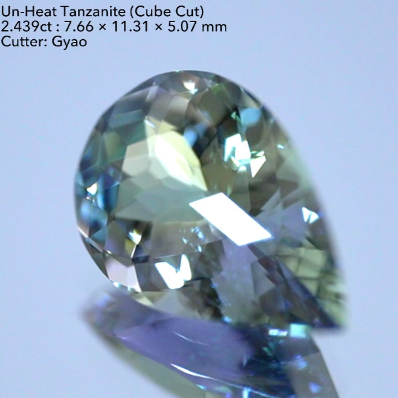 【キューブが敷き詰められた“雫”形】非加熱タンザナイト(ゾイサイト)2.439ct (マンダリンオリエンタル個展開催特別出品)