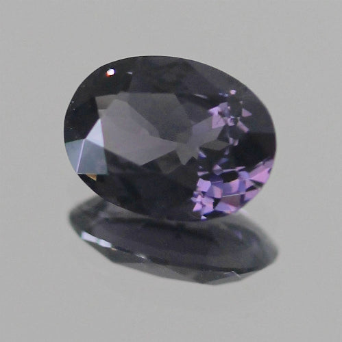 カラーチェンジサファイア風0.469ct💎チョット面白い括りのスピネル特集👍ペンライトで赤味を増して輝くシリーズ💎全てピアっちゃん作品✨