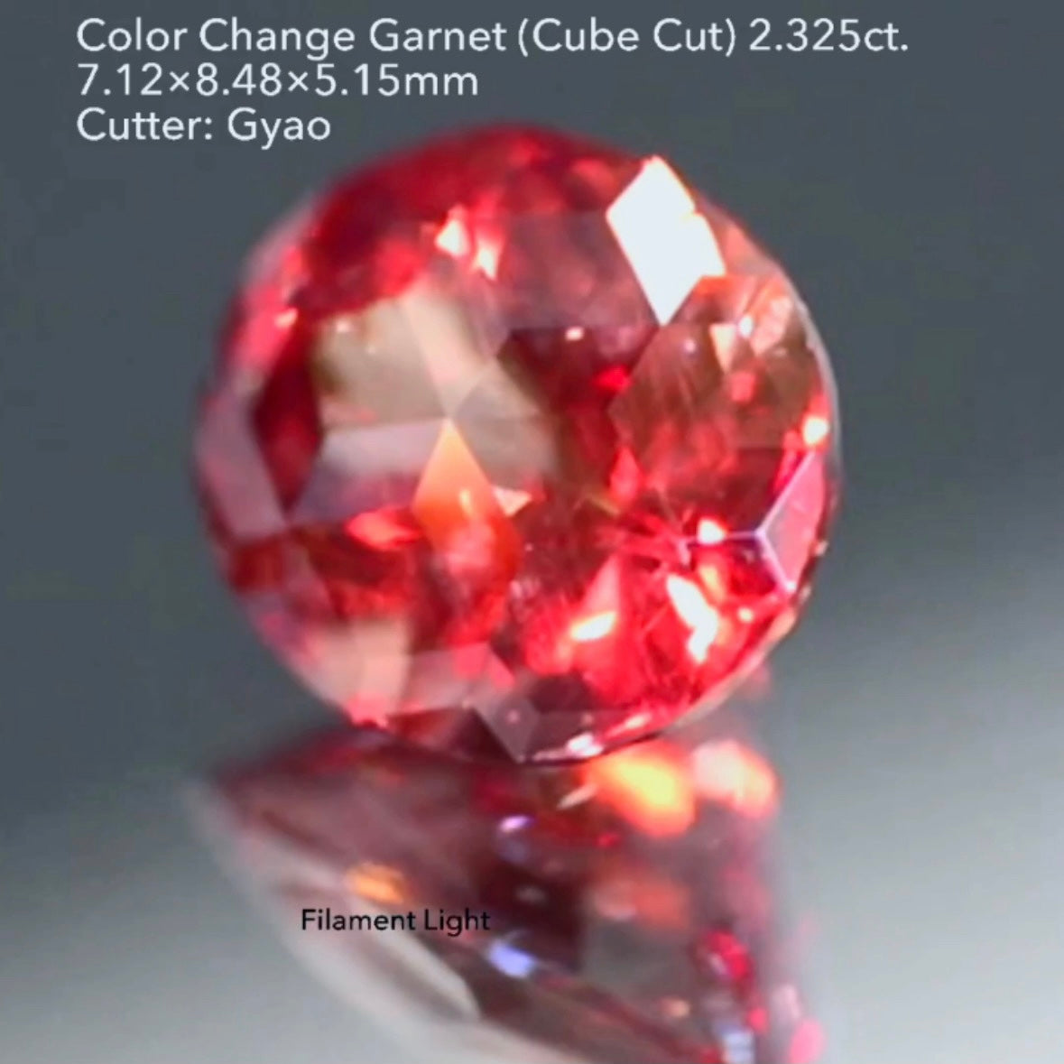 シブさのあるセピアピンクから白熱灯で🔥燃えるようにチェンジ✨💎🔦肉眼では見えない針インクルがまたカッコいい🪡カラーチェンジガーネット 2.325ct キューブ ゲオちゃん作品