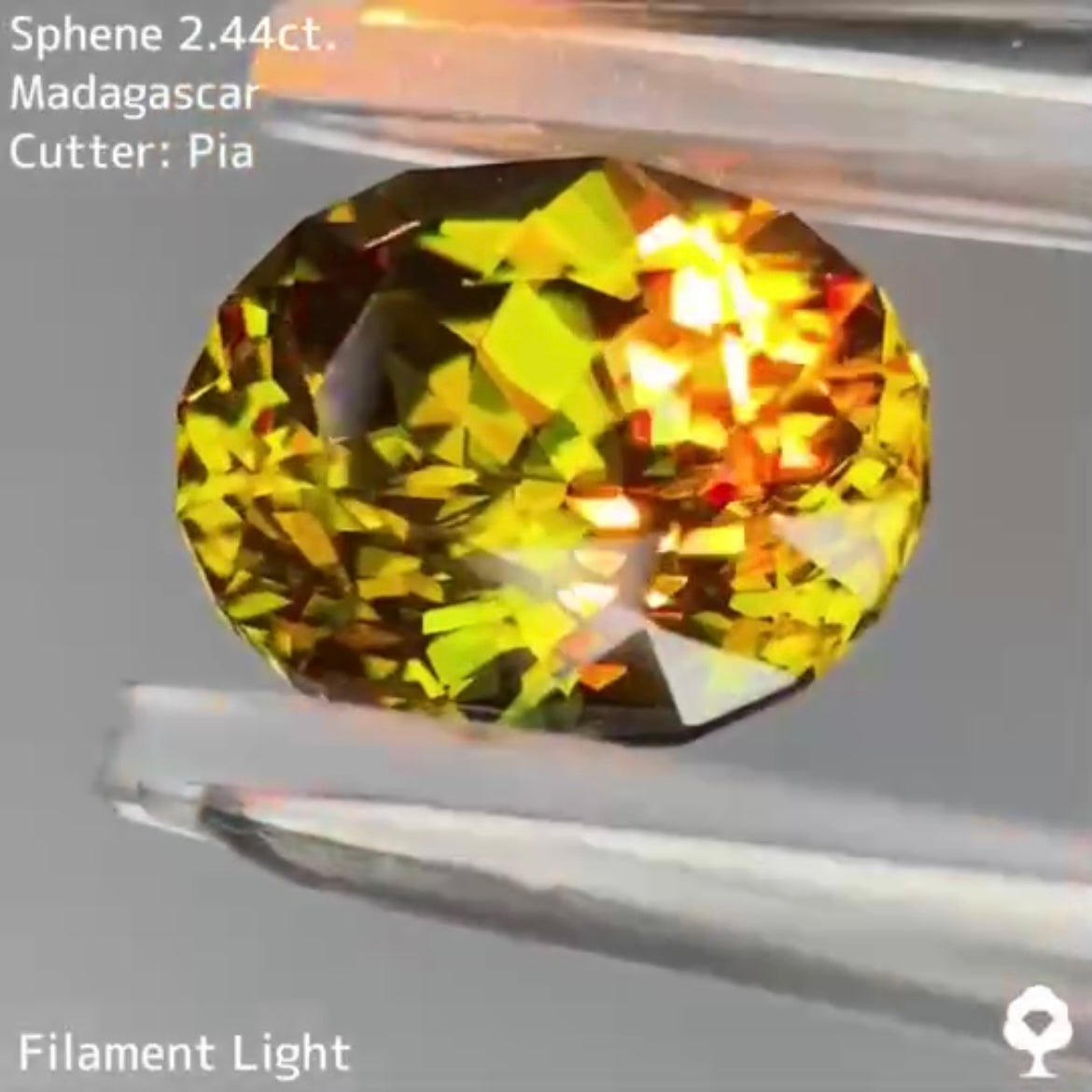 一点の曇りもない恐ろしいほどの輝き★スフェーン 2.44ct ピアッちゃん作品