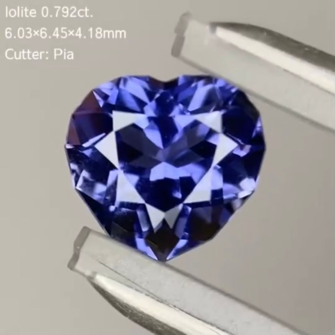 高品質&スペシャルカット💙縁取りハートのアイオライト 0.792ct/ピアッちゃん作品