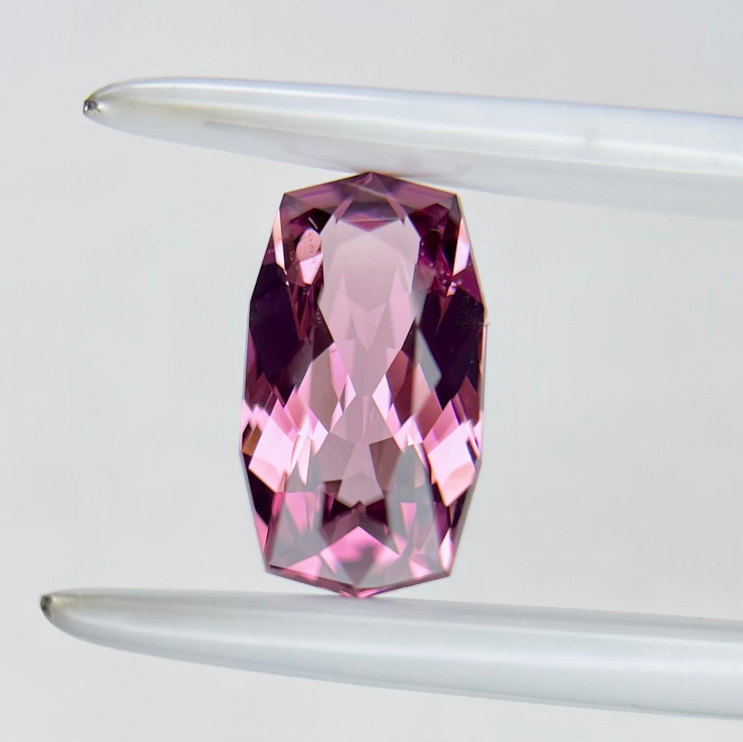 リボンが舞うような見事なダブリング🎀ピンキッシュパープルスピネル1.370ct💜ピアッちゃん作品【コランダム夏祭り🔥先駆け特価‼️】