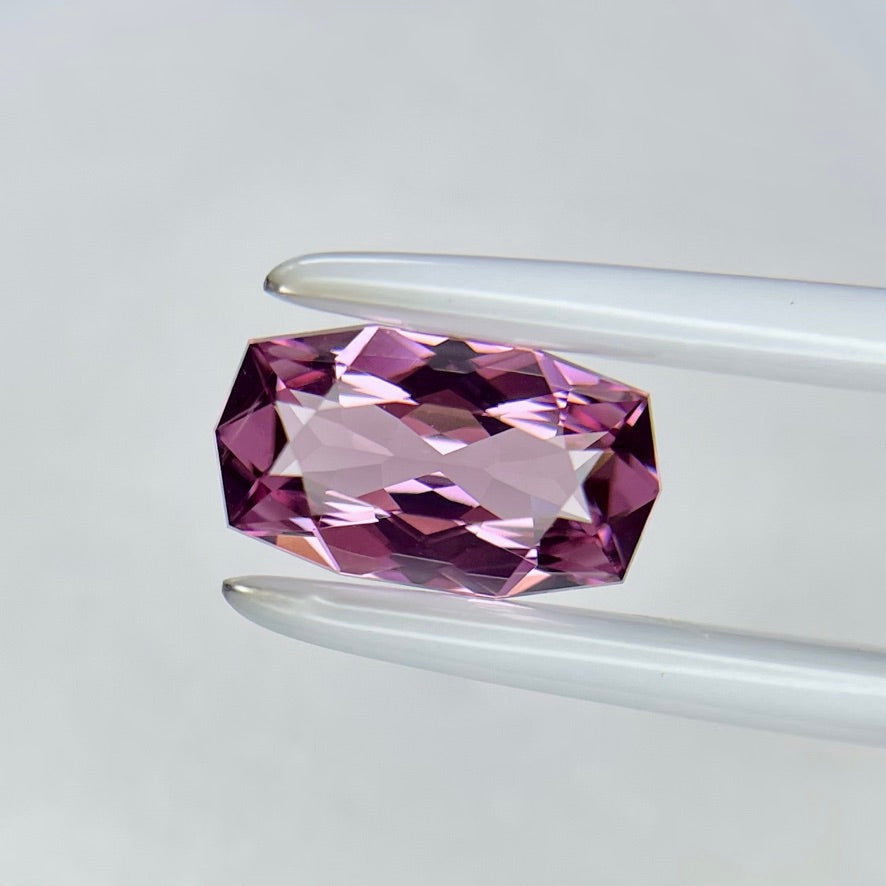 リボンが舞うような見事なダブリング🎀ピンキッシュパープルスピネル1.370ct💜ピアッちゃん作品【コランダム夏祭り🔥先駆け特価‼️】