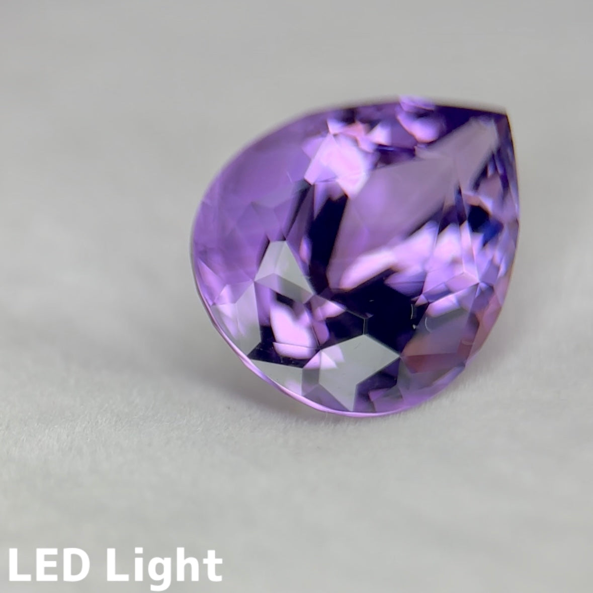 アメジスト 9.37ct 変則キューブカット