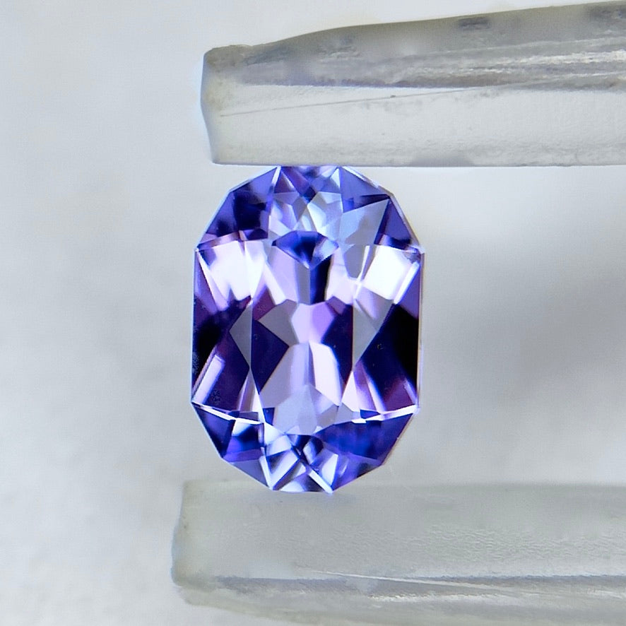 「小さいものこそ良いものをシリーズ」✨濃さも煌めきもシッカリ楽しめる❄️パープルタンザナイト0.32ct✨ピアッちゃん作品【迎春特価❄️】