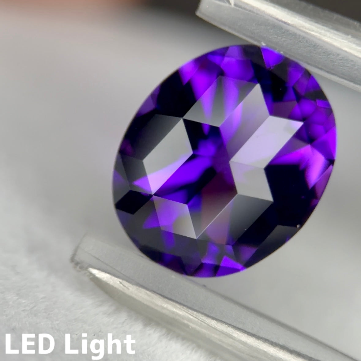 お客さま専用【交渉アリ🦐】アメジスト 2.03ct キューブカット★19ZBご利用価格