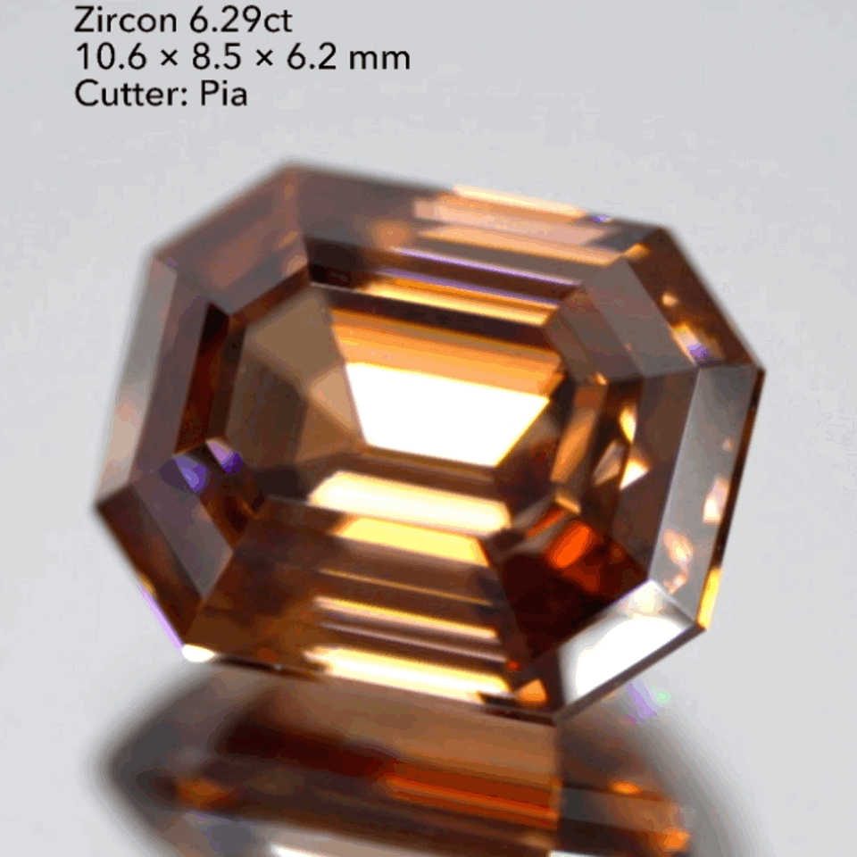 魅力ポイント満載👌美色&カラフルファイアー✨大粒非加熱ジルコン6.29ct💎ピアッちゃん作品👍