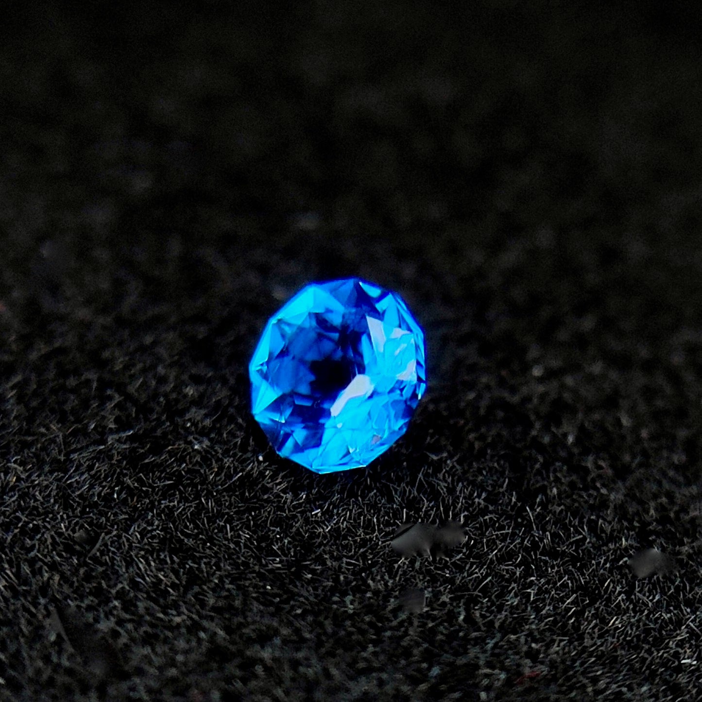 【ZBカット】アウィンナイト0.100ct. ピアッちゃん作品