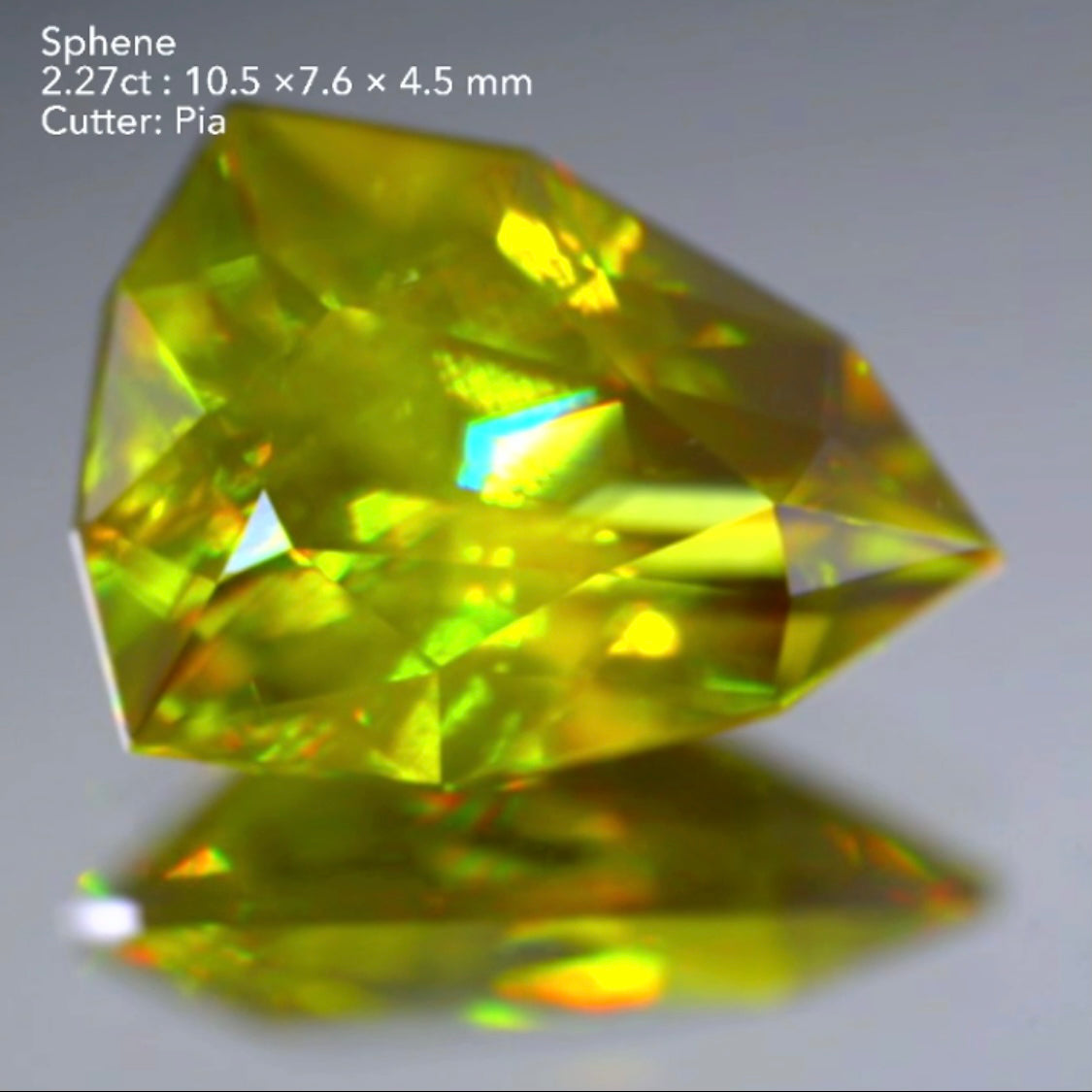 煌めく槍型✨マダガスカル産スフェーン2.27ct💎ピアッちゃん作品