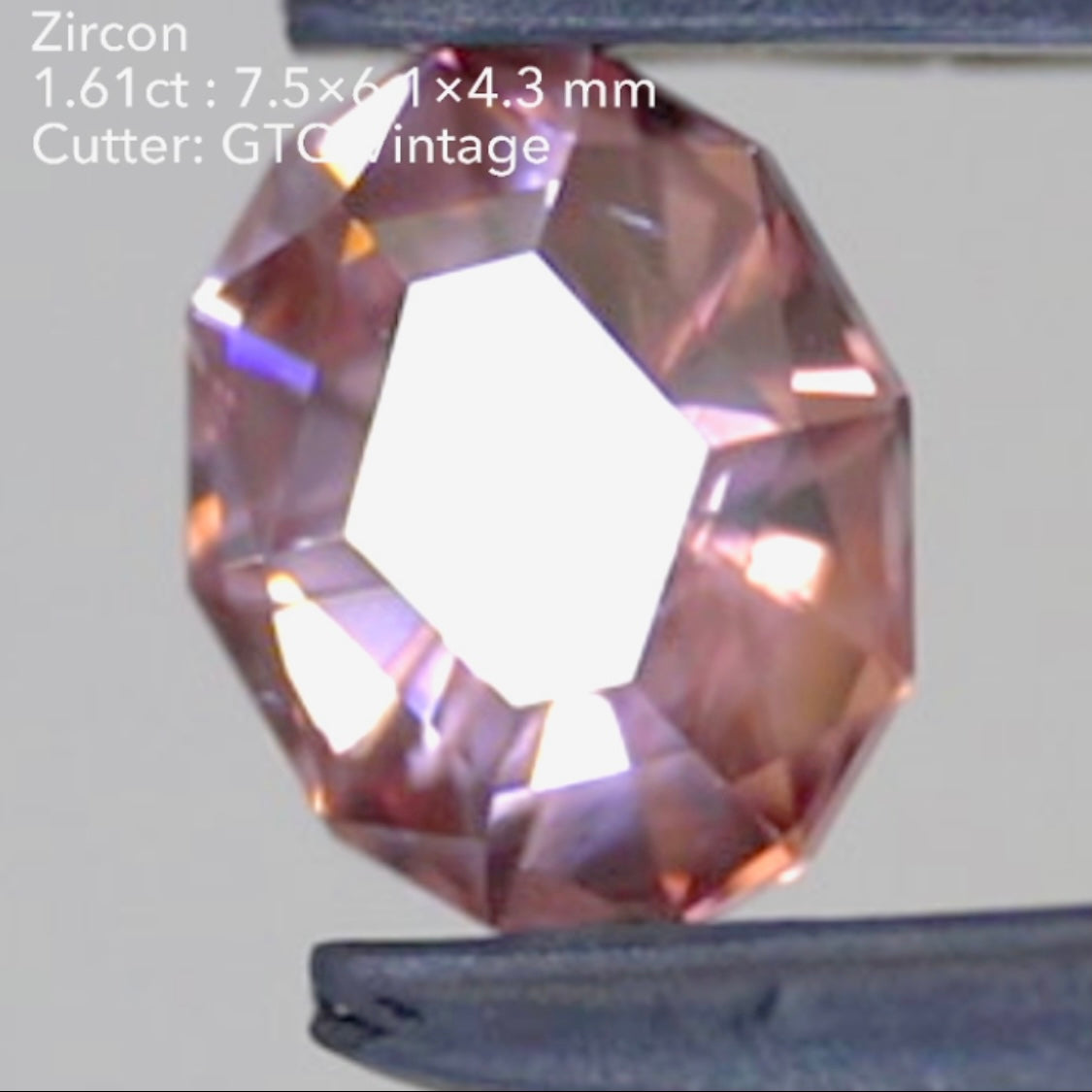 5年越しの新作発表✨貴重な美色のピンクジルコン1.61ct💎GTQヴィンテージ作品