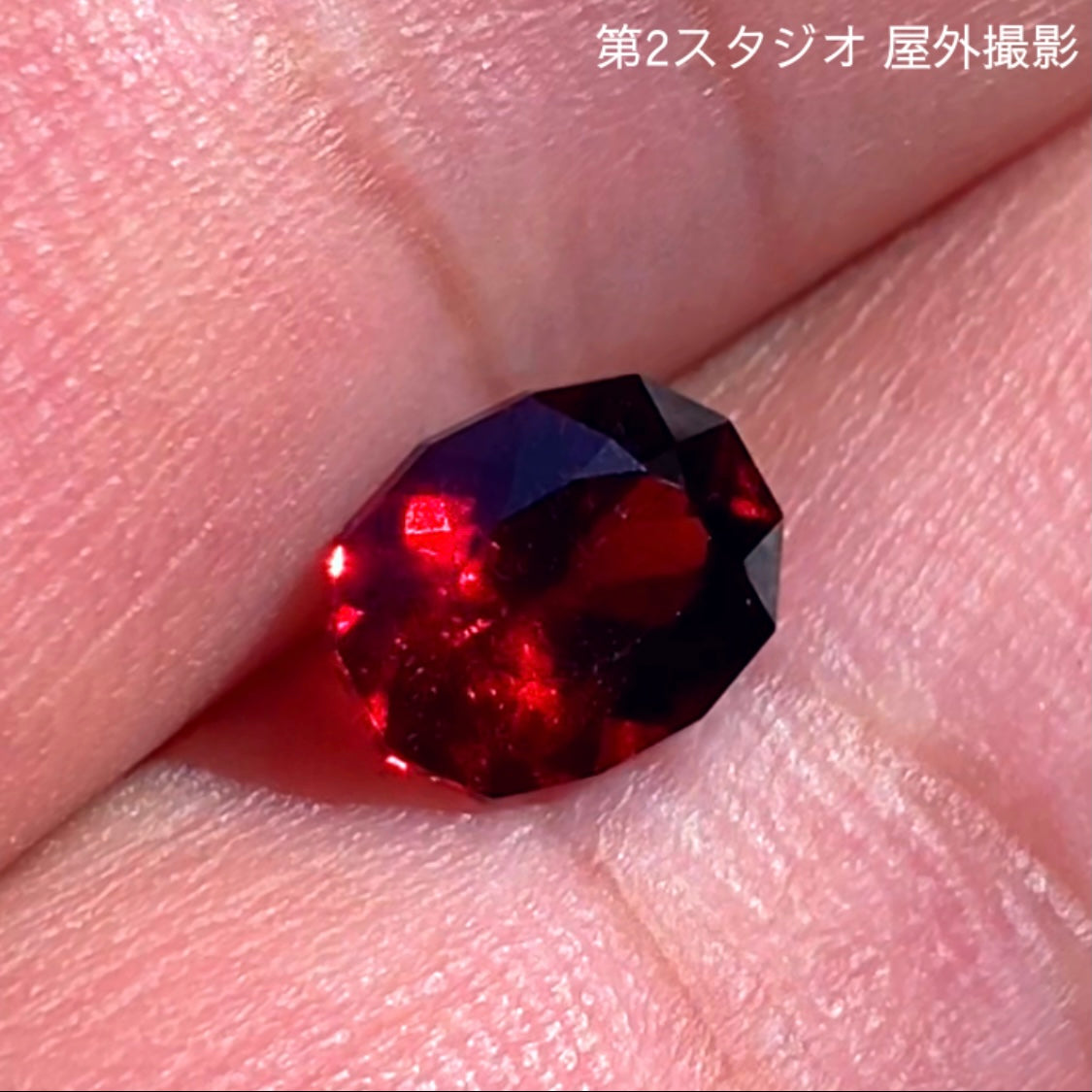 およそ一年ぶりの企画再稼働😁👍開催期間の長〜いオークション!その名も“1ヶ月オークション”💎🌲10/15スタート〜11/14終了🤣 ピアッちゃん作品「レッドマラヤガーネット」1.856ct✨