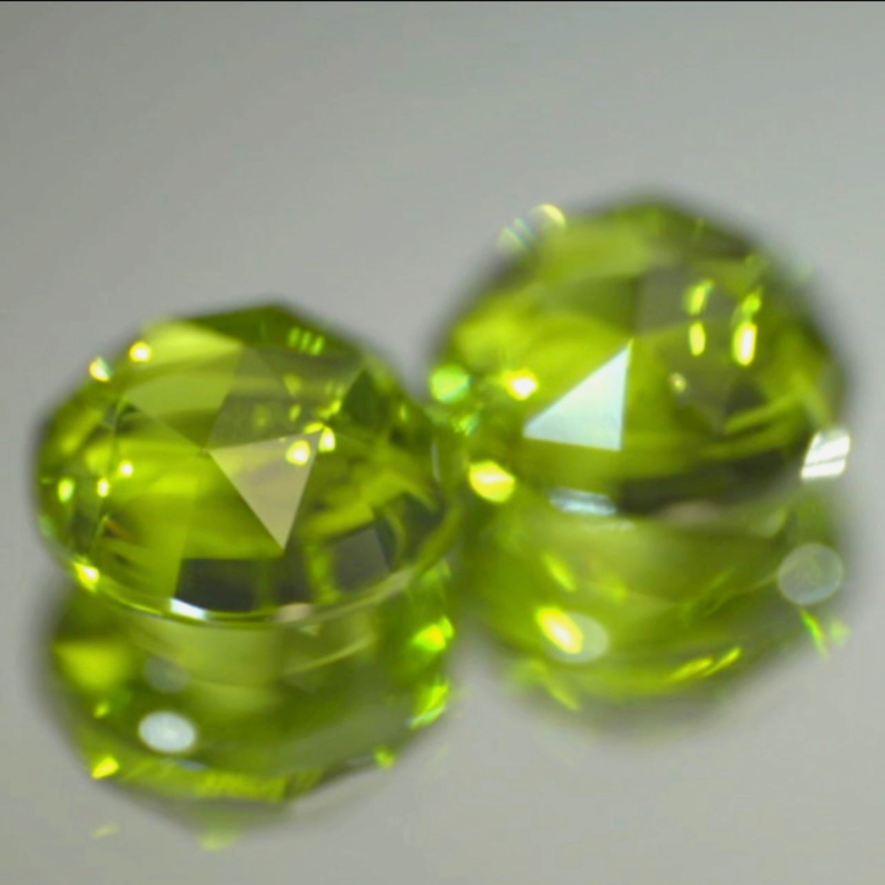 【SOLD OUT】【第2弾 セット9】リバーシブル ローズカットペリドット ✨✨2個セット計1.96ct💎💎コチラはお問合せ一番乗り特価でご紹介です♪