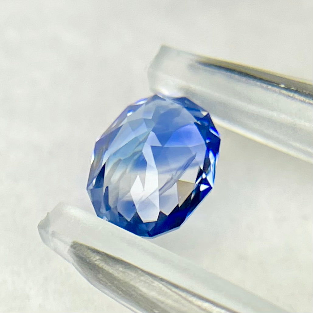 本色とは一味違う魅力が素敵💙コーンフラワーブルー系サファイア0.667ct ピアッちゃん作品【コランダム夏祭り🔥特価‼️】