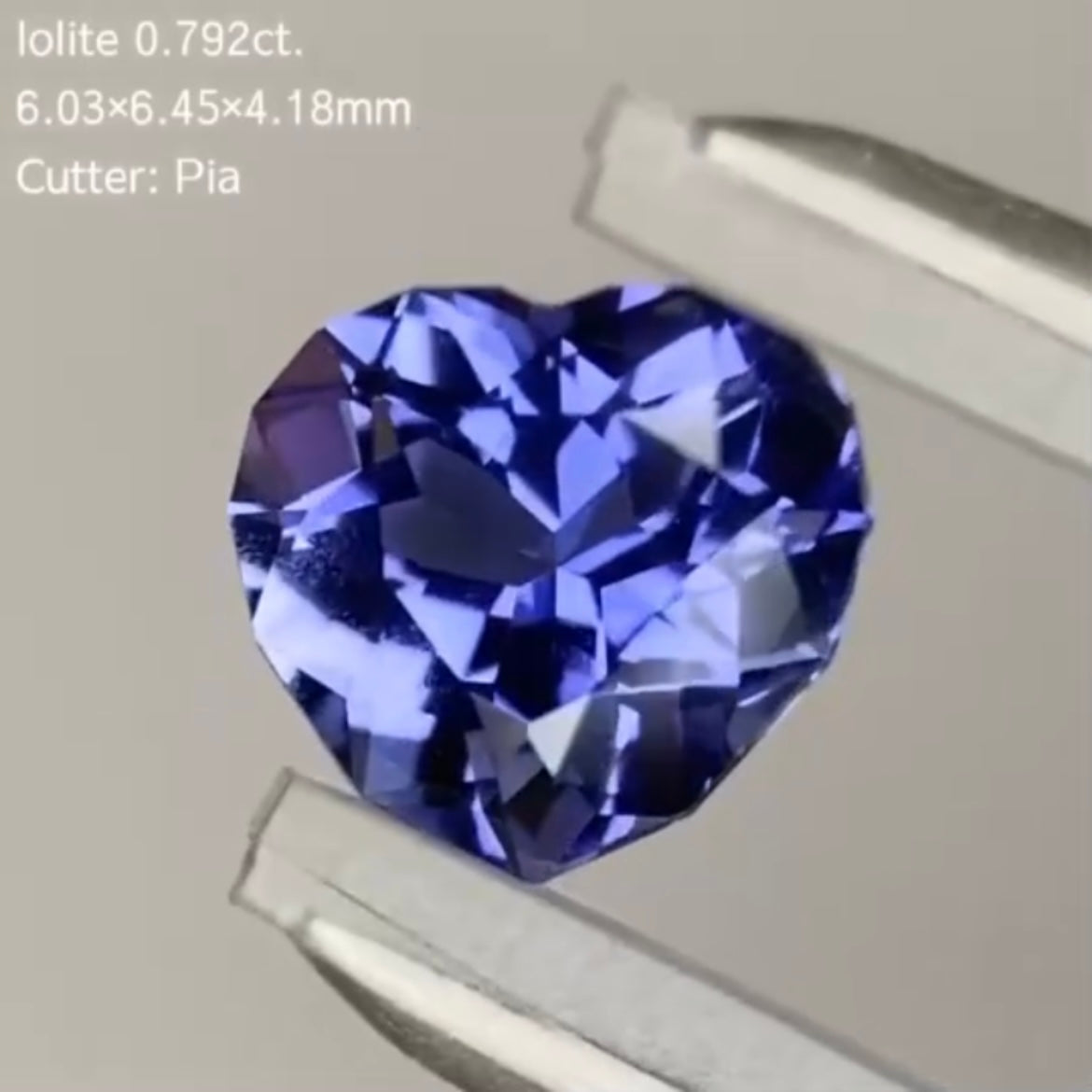 高品質&スペシャルカット💙縁取りハートのアイオライト 0.792ct/ピアッちゃん作品
