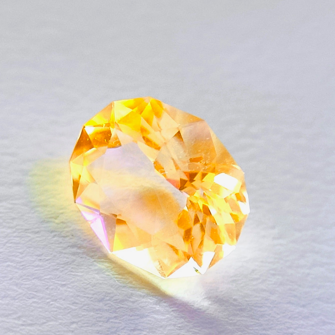 【ご落札者様専用】大人気✨激変イエロー!夜空に瞬く星の煌めき★UVだけでなくカラーレスの輝きも抜群の美カット★スキャポライト0.511ct ピアッちゃん作品