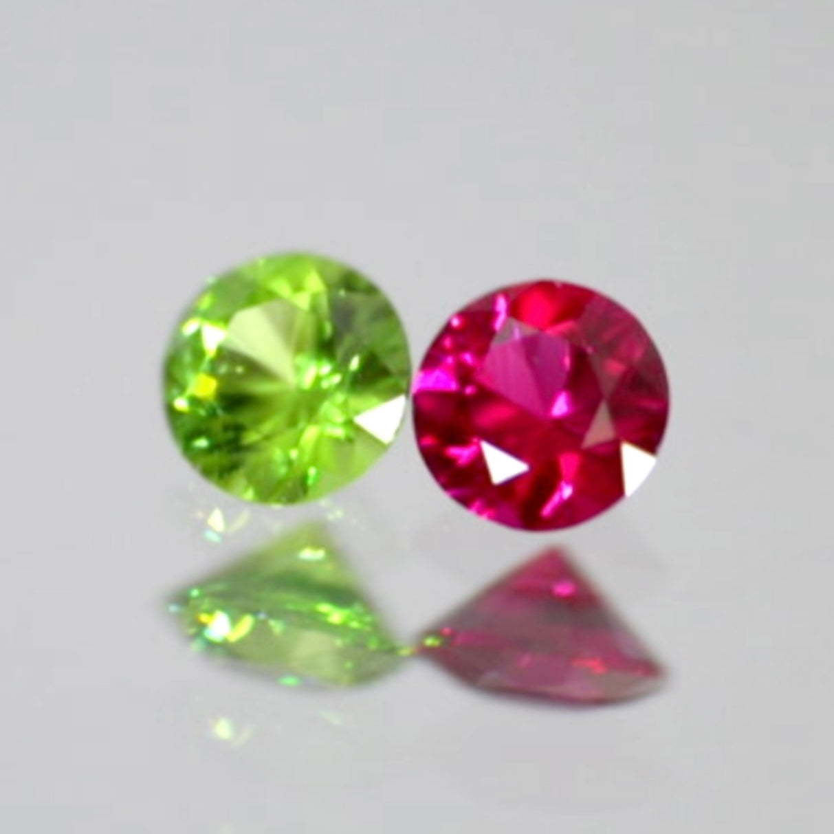 【SOLD OUT】クリスマス特別セットB★ピジョンブラッド ルビー0.074ct &マリガーネット0.07ct✨ピアッちゃん作品💎お問合せ一番乗り特価でご紹介です♪