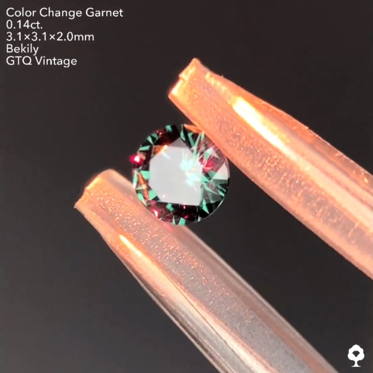 No18.🌲グリーン!!!まるでカラーチェンジするツァボライト🧤⁉️ベキリー(カラーチェンジ)ガーネット0.14ct❤️🔥全サイトでイッキに販売スタートLive💎✨❤️🔥🔦