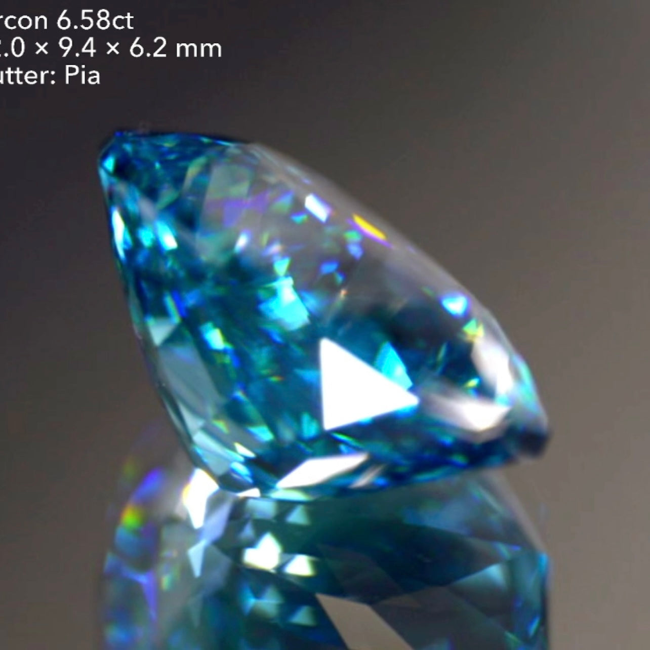 元旦22:00終了💨2022年初売りオークション❗️キタぁ〜煌くファンシーオーバル💎大粒ブルージルコン6.58ct✨ピアッちゃん作品👍