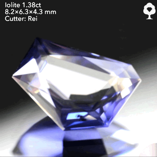 クレイジーな形のカッコいいアイオライト1.38ct★レイちゃん作品👍GTJ名物【HPオークション】こちらはクーポンはごめんなさい🙏