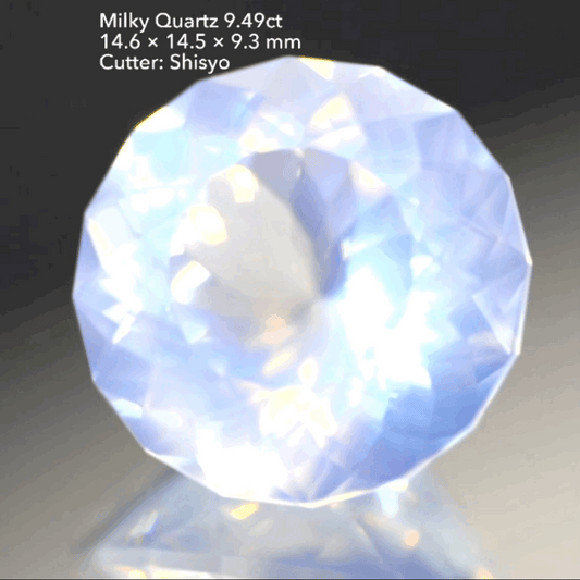 十六角形🌖お月様のような“いざよい”ミルキークォーツ 9.49ct 師匠作品👍GTJ名物【HPオークション】こちらはクーポンはごめんなさい🙏