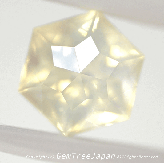 六芒星が煌く「ナシテー」6角形のラブラドライト2.53ct👍師匠作品💎突如開催❗️GTJ名物【時短オークション】こちらはクーポンはごめんなさい🙏