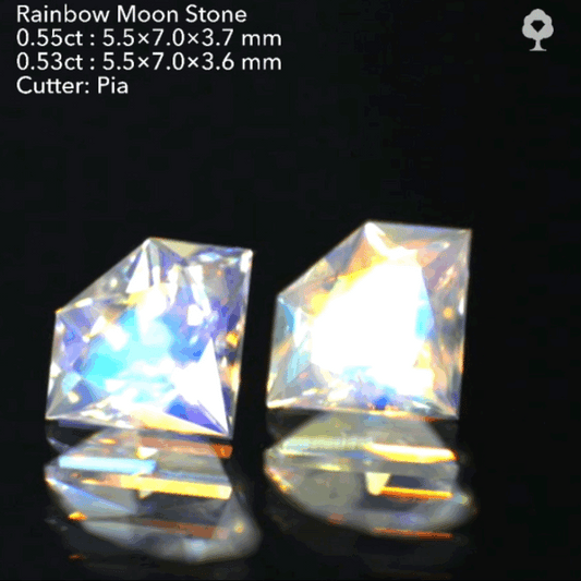 大人気の《宝石形》こちらは2個セットです💎💎レインボームーンストーン0.55ct&0.53ct✨ピアッちゃん作品