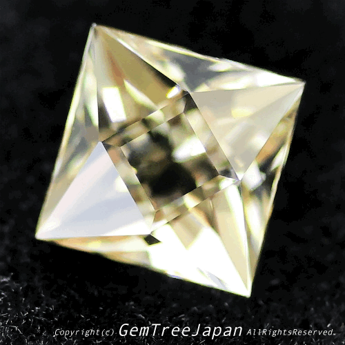師匠作品“テーブル面縁取りカット”ラブラドライト2.65ct💎