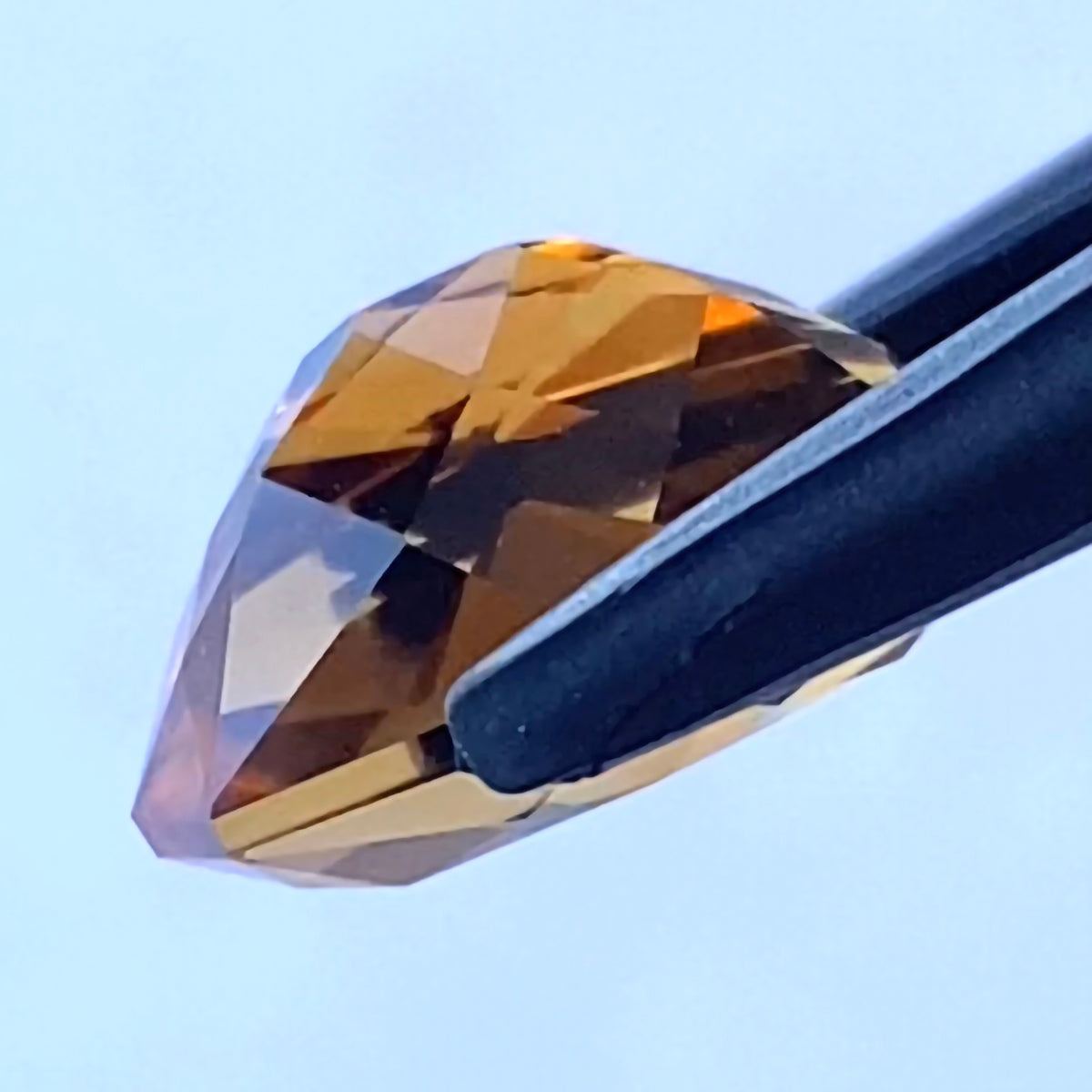 師匠新作❗️美色オレンジと鋭く大胆なファンシーカットが冴えわたる🍊シトリン3.25ct