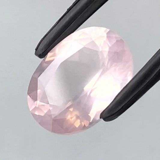 パッ💕と見の愛らしさとは裏腹の実はカッコいい師匠の美カット✨ローズクォーツ4.76ct