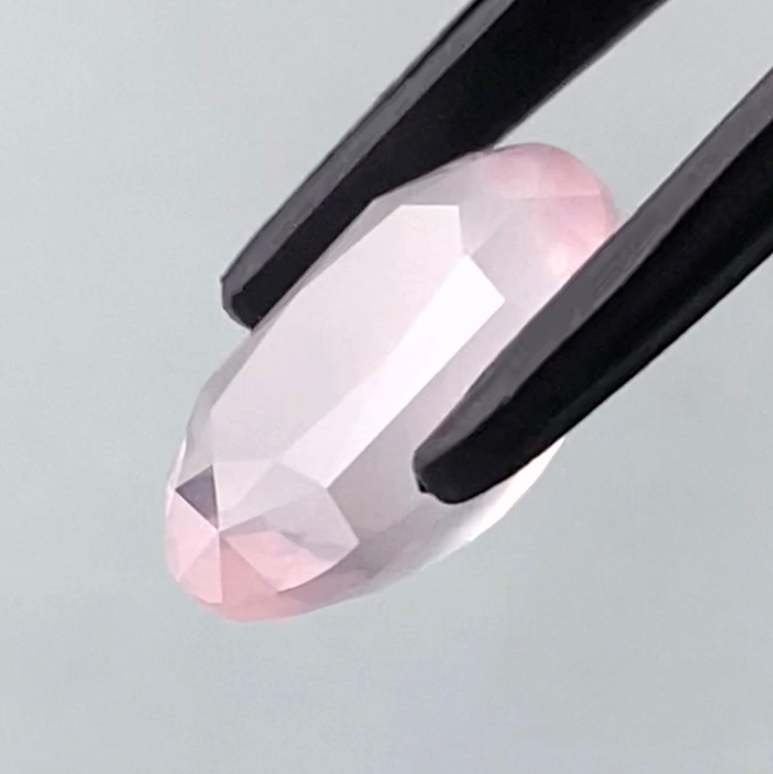 パッ💕と見の愛らしさとは裏腹の実はカッコいい師匠の美カット✨ローズクォーツ4.76ct