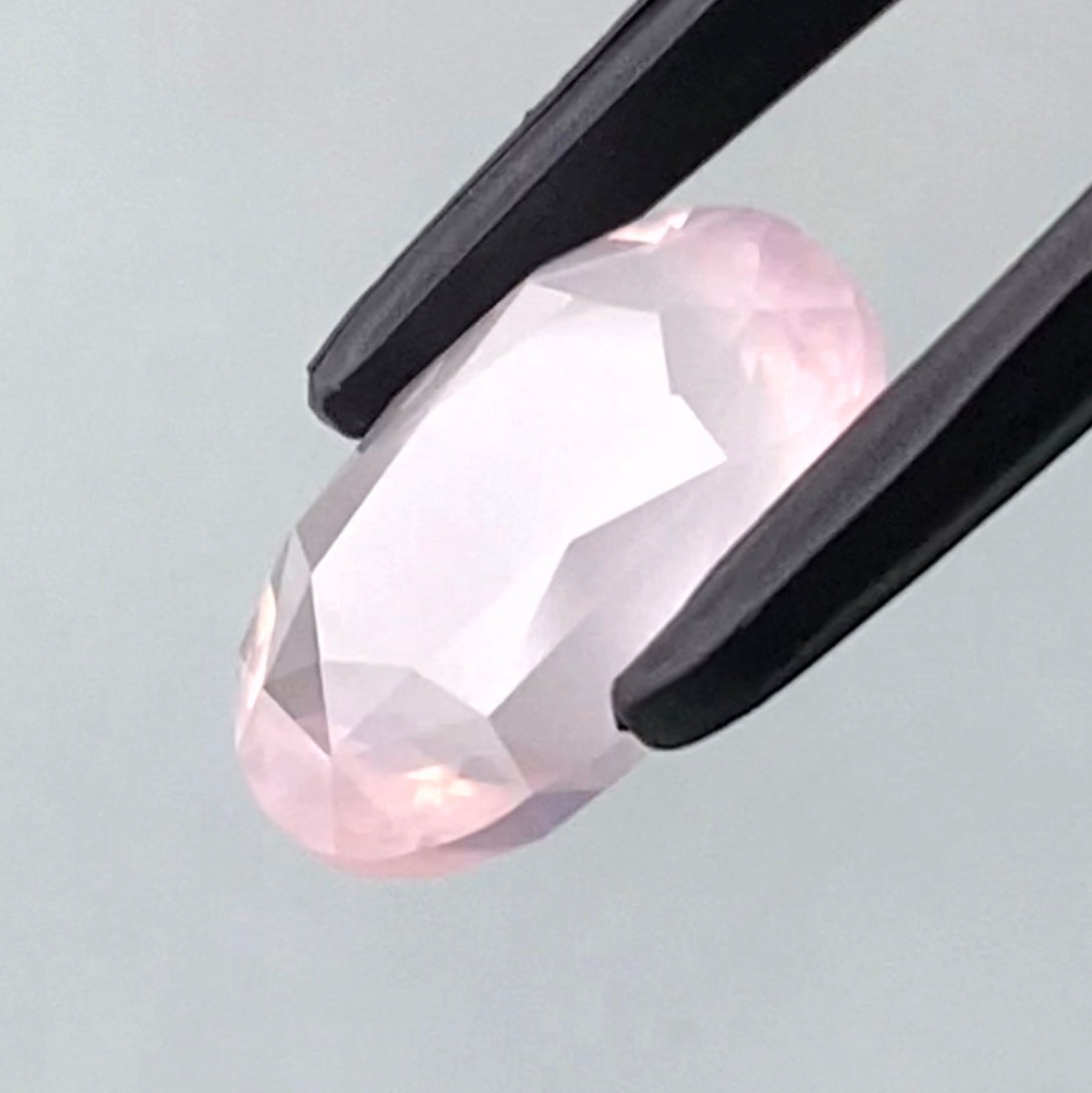 パッ💕と見の愛らしさとは裏腹の実はカッコいい師匠の美カット✨ローズクォーツ4.76ct