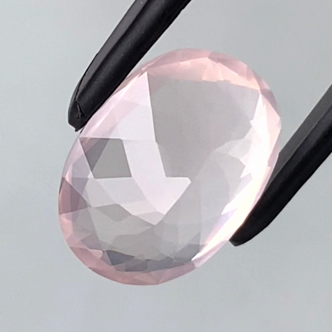 パッ💕と見の愛らしさとは裏腹の実はカッコいい師匠の美カット✨ローズクォーツ4.76ct
