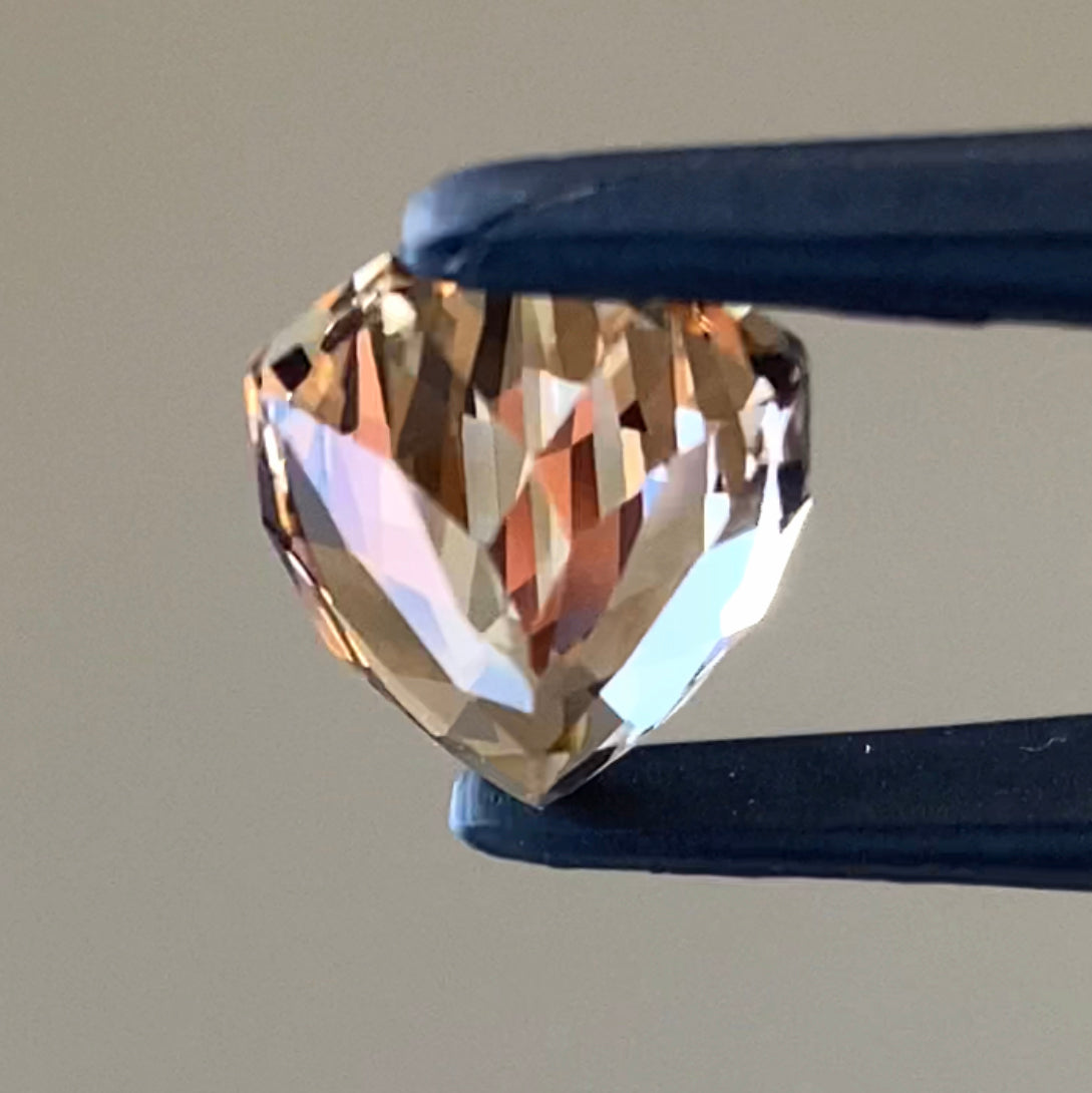 惹き込まれる感覚❗️師匠マジックのかかった魅惑のファンシーペアシェイプ✨シトリン4.62ct