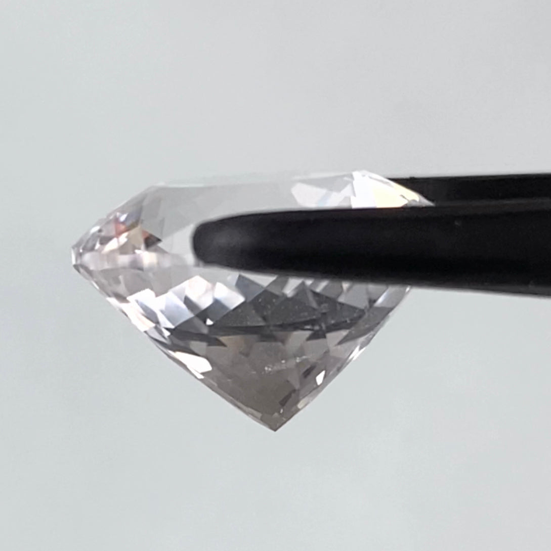 あまりにもキレイなラウンド🌝純白の輝きとフラワーカットが圧巻💎✨🏵ホワイトトパーズ9.23ct