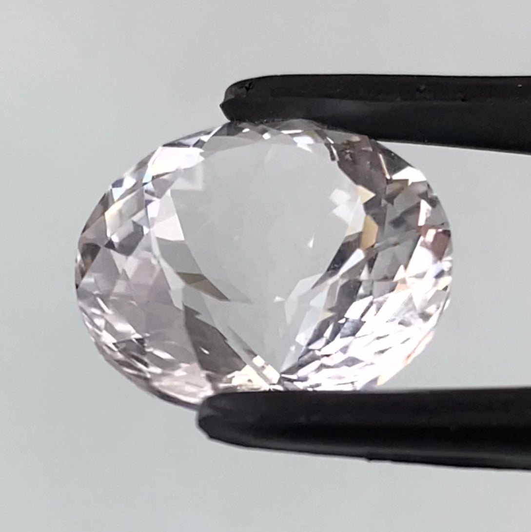 あまりにもキレイなラウンド🌝純白の輝きとフラワーカットが圧巻💎✨🏵ホワイトトパーズ9.23ct