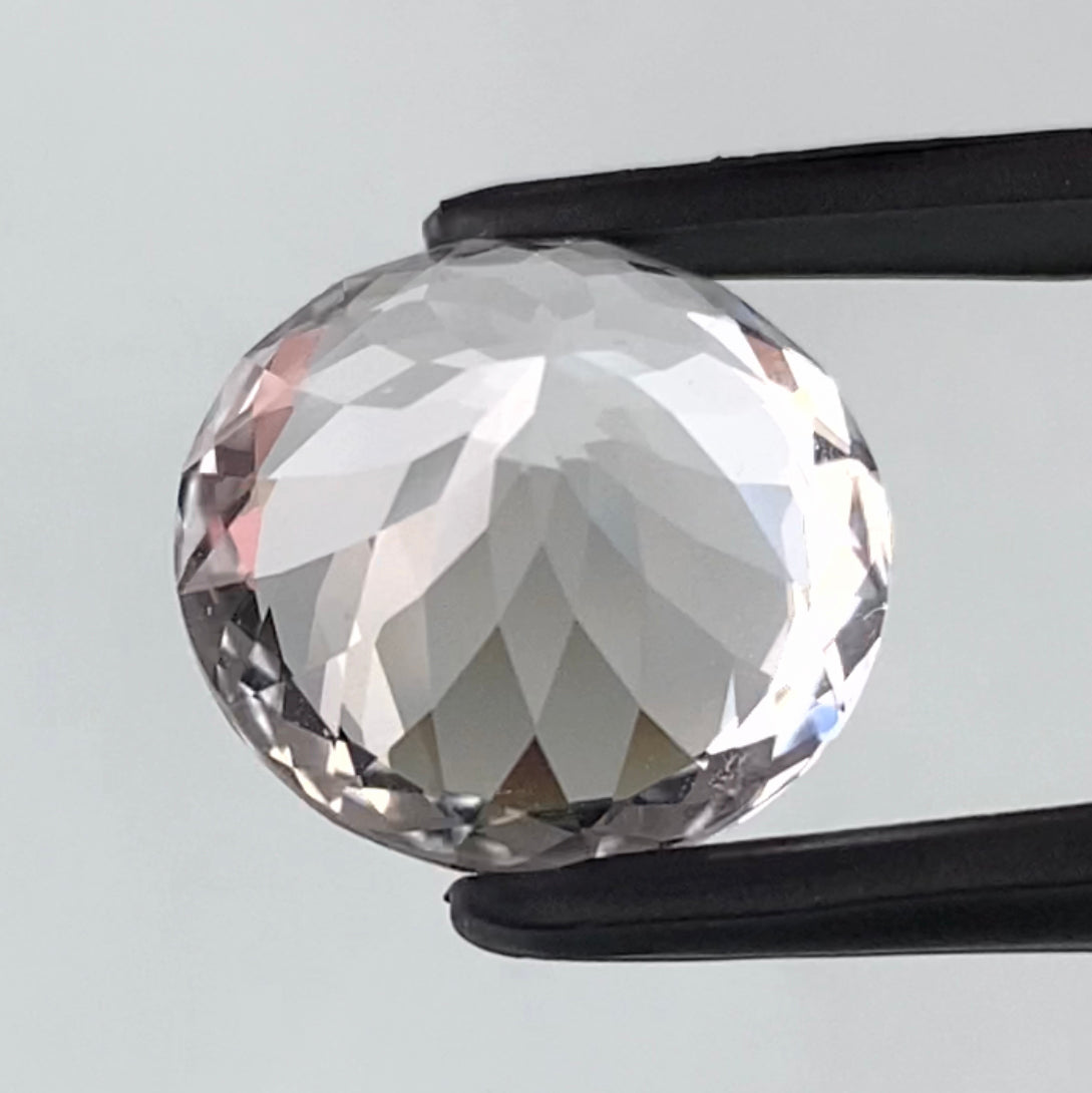 あまりにもキレイなラウンド🌝純白の輝きとフラワーカットが圧巻💎✨🏵ホワイトトパーズ9.23ct