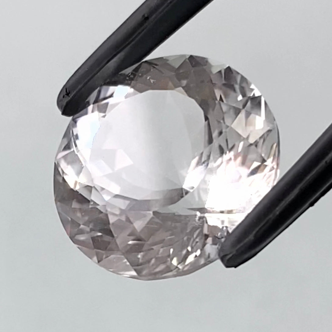 あまりにもキレイなラウンド🌝純白の輝きとフラワーカットが圧巻💎✨🏵ホワイトトパーズ9.23ct