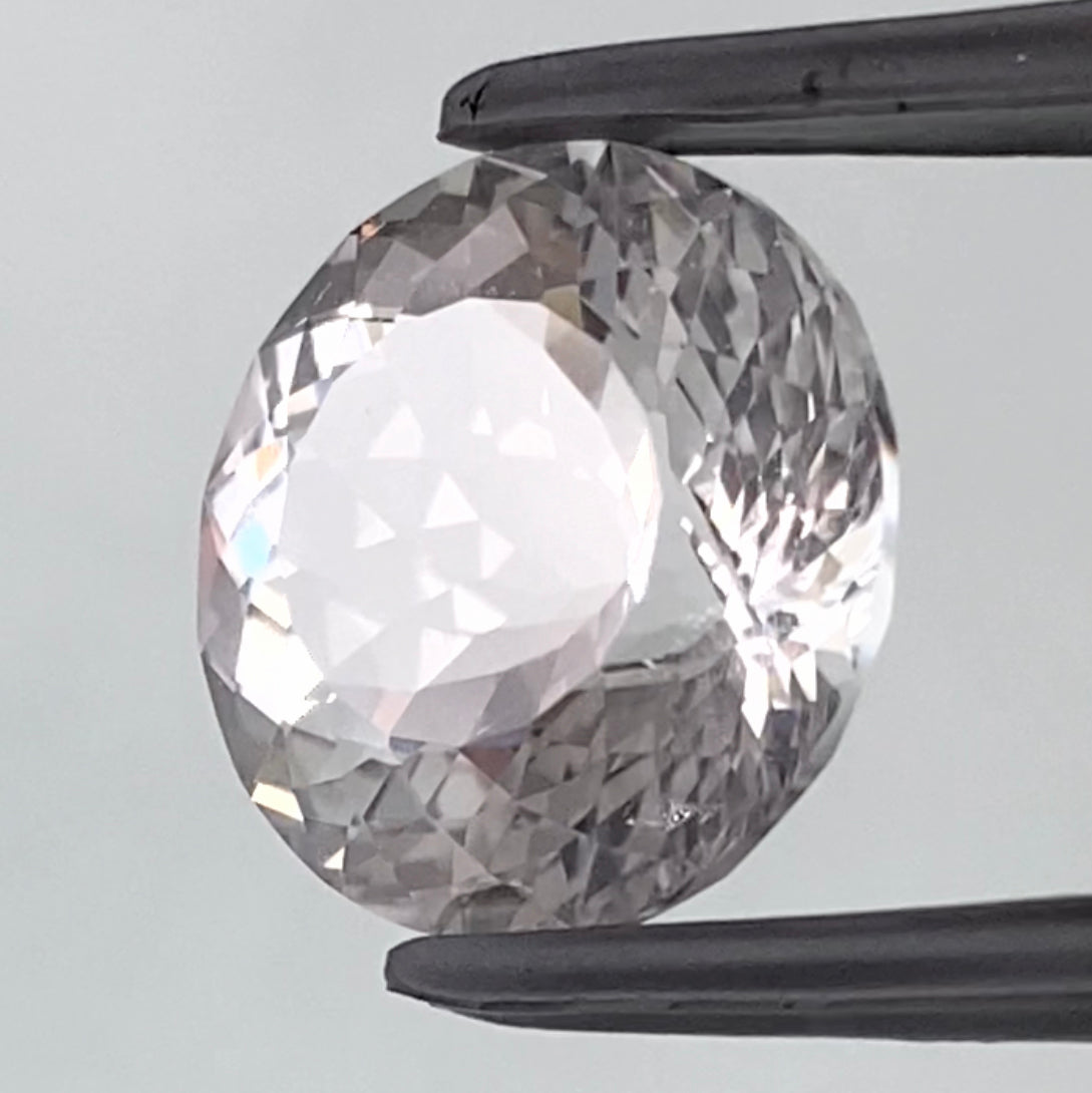 あまりにもキレイなラウンド🌝純白の輝きとフラワーカットが圧巻💎✨🏵ホワイトトパーズ9.23ct