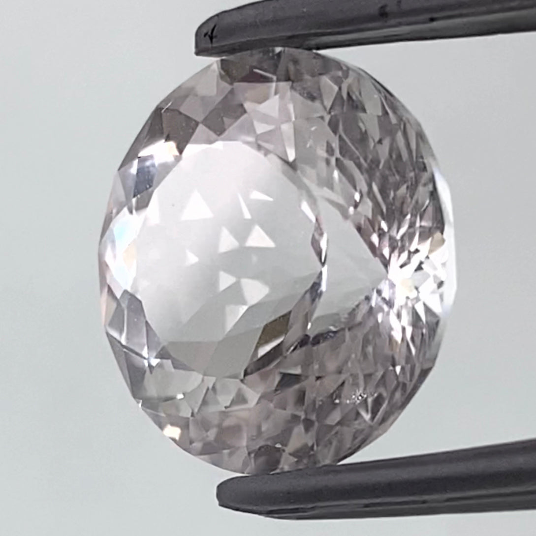 あまりにもキレイなラウンド🌝純白の輝きとフラワーカットが圧巻💎✨🏵ホワイトトパーズ9.23ct