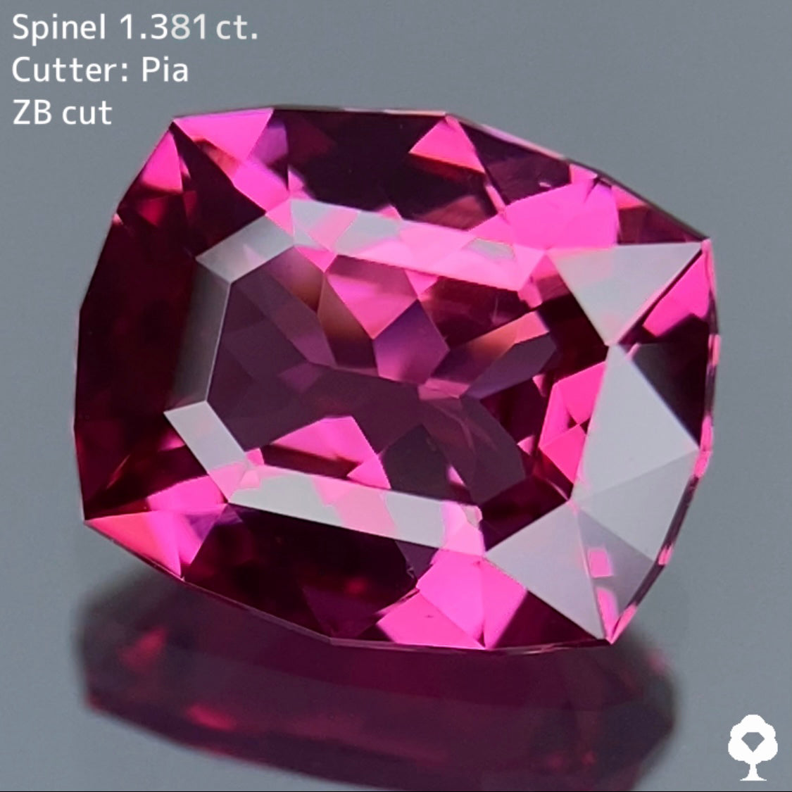 ピンク好きにはたまらない宝石のカタチ浮かぶ美クッション☆スピネル 