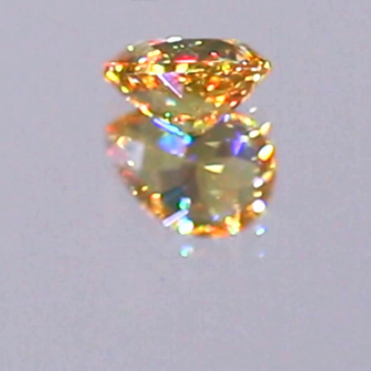 新作❗️ヤバい系の輝き✨マダガスカル産スフェーン0.58ct💎ピアっちゃん作品✨"GemTreeLive⚡️"からAuctionでご紹介🙌こちらは本日22:10終了となります⏰