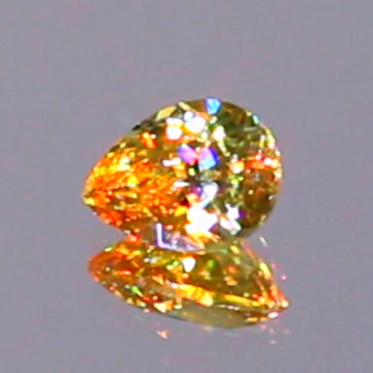 新作❗️ヤバい系の輝き✨マダガスカル産スフェーン0.58ct💎ピアっちゃん作品✨"GemTreeLive⚡️"からAuctionでご紹介🙌こちらは本日22:10終了となります⏰