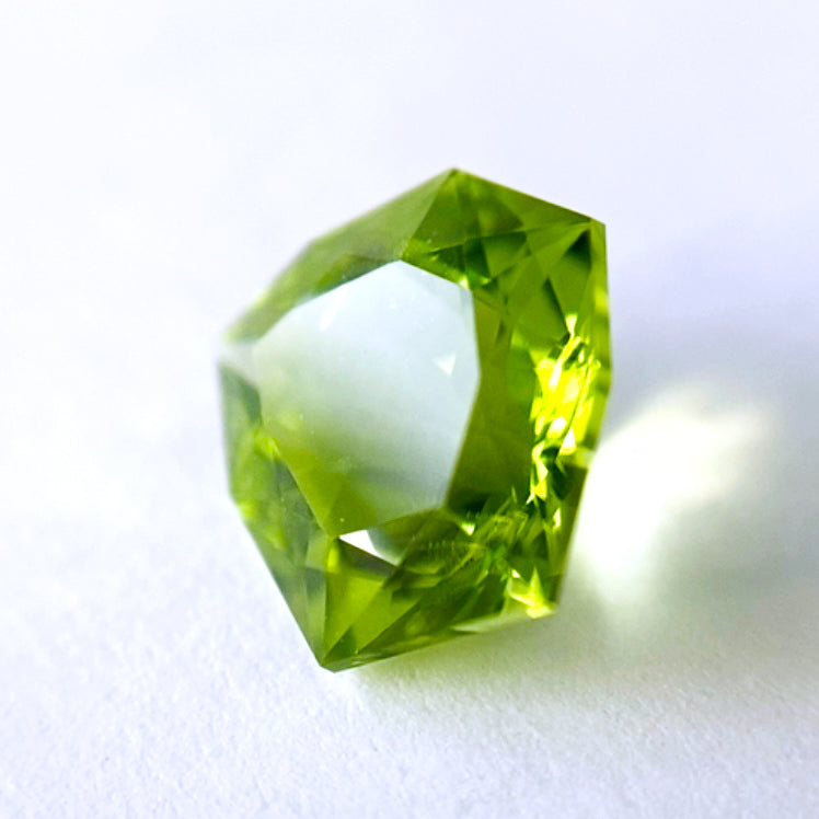 【“みどりの日”特別オークションその5】ペリドット1.98ct レイちゃん作品 5/3イルモInstaLive配信商品👽📷✨💎