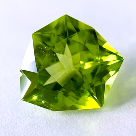 【“みどりの日”特別オークションその5】ペリドット1.98ct レイちゃん作品 5/3イルモInstaLive配信商品👽📷✨💎