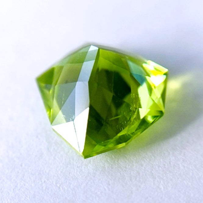 【“みどりの日”特別オークションその5】ペリドット1.98ct レイちゃん作品 5/3イルモInstaLive配信商品👽📷✨💎