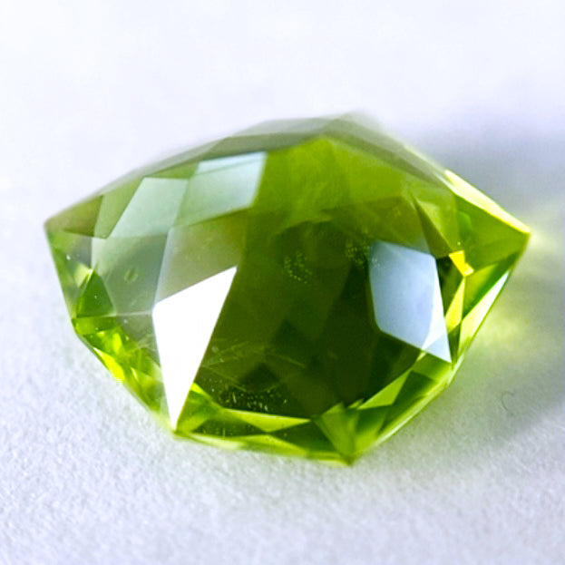 【“みどりの日”特別オークションその5】ペリドット1.98ct レイちゃん作品 5/3イルモInstaLive配信商品👽📷✨💎